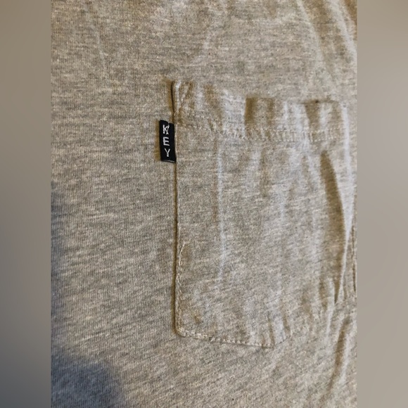 ✨KEY SHORT SLEEVE TEE SHIRT SIZE LARGE - Picture 7 of 12